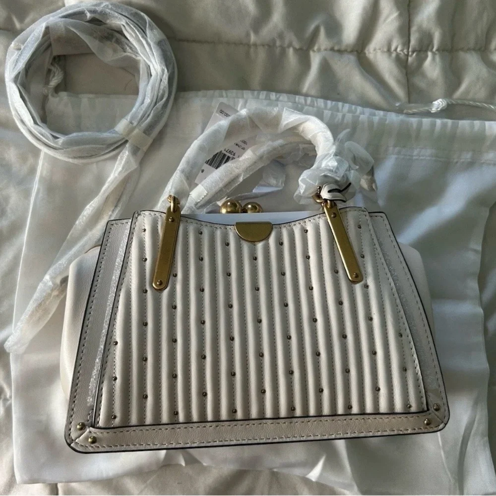 Coach Dreamer 21 KissLock BRAND NEW! I will not accept under 300$ - Picture 1 of 5